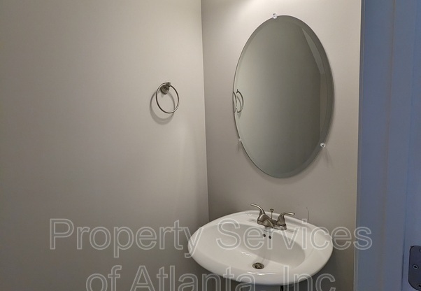 4443 PINSCHER ST