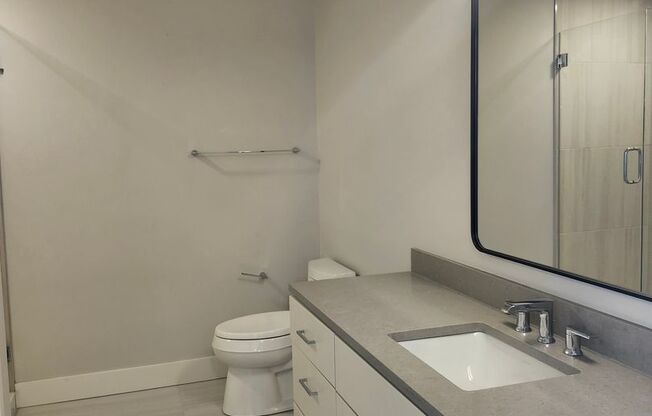 1 bed, 1 bath, 808 sqft, $2,585, Unit #921
