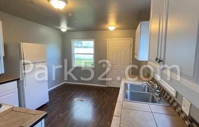 3 beds, 1 bath, $2,100