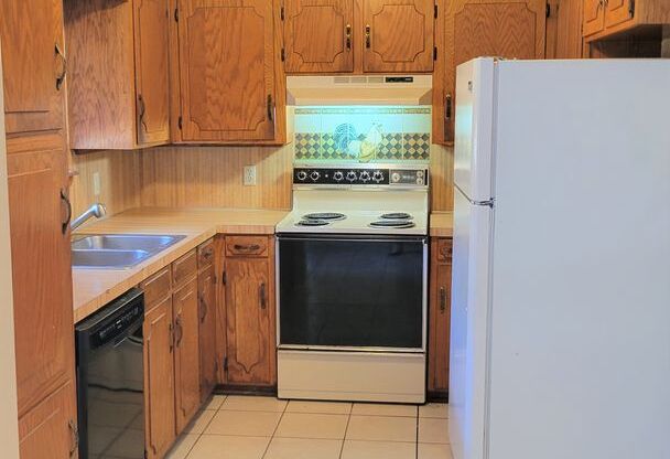 2 beds, 1.5 baths, $1,050