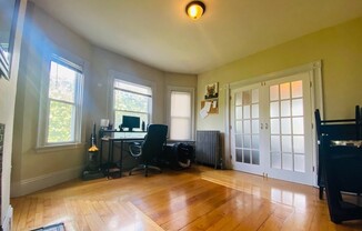 3 beds, 1 bath, $3,300, Unit 1