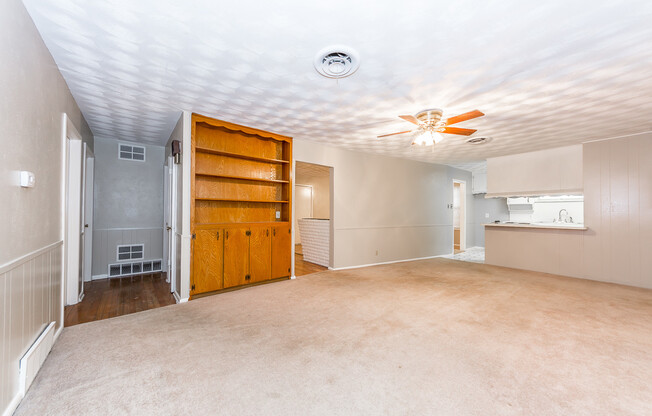 1733 Carl St