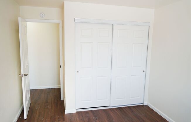 2 beds, 1 bath, 850 sqft, $1,379, Unit 4546-7