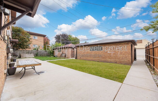 3 beds, 1 bath, 1,055 sqft, $1,695, Unit 2