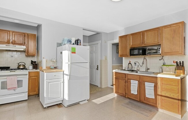 63 MARSHFIELD ST