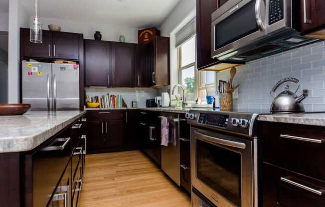 Beautiful 2 Bedroom Condo in Petworth