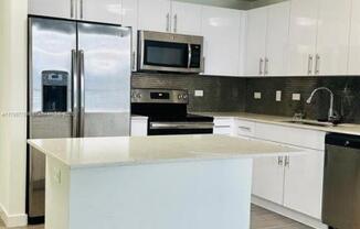 1 bed, 1 bath, 672 sqft, $2,600