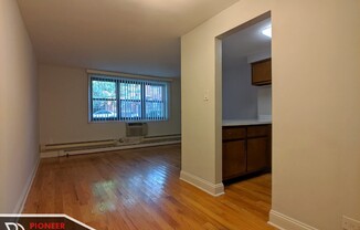 660 W Wrightwood Ave