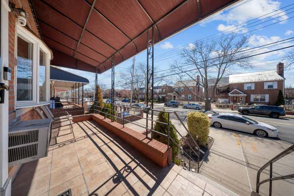 1105 MACE AVE