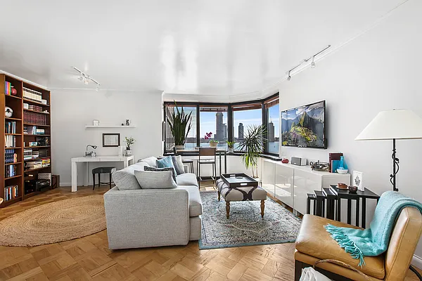Studio, 1 bath, 588 sqft, $4,500, Unit 6D