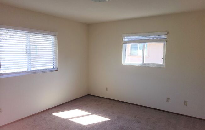 2 beds, 1 bath, $2,600