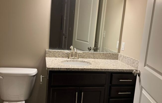 1 bed, 1 bath, 780 sqft, $960, Unit 124