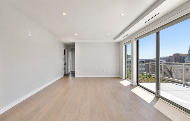 3 beds, 2 baths, 1,487 sqft, $6,995, Unit PH901