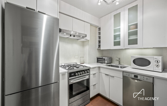 Studio, 1 bath, $3,000, Unit 4D