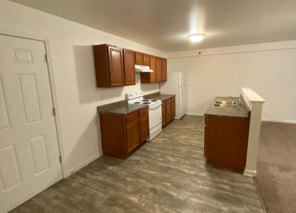 2 beds, 1 bath, 750 sqft, $1,000