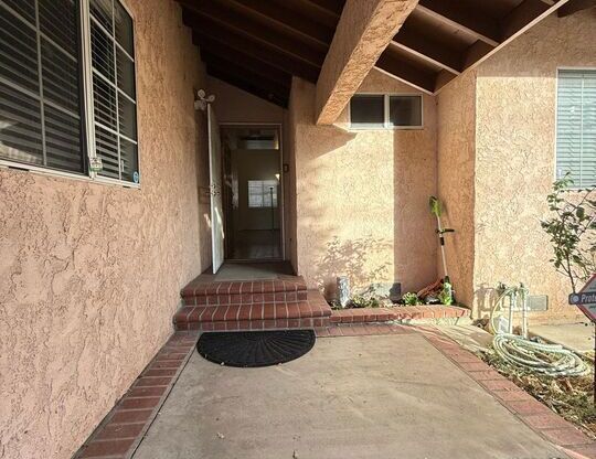 3 beds, 2 baths, 1,900 sqft, $3,500