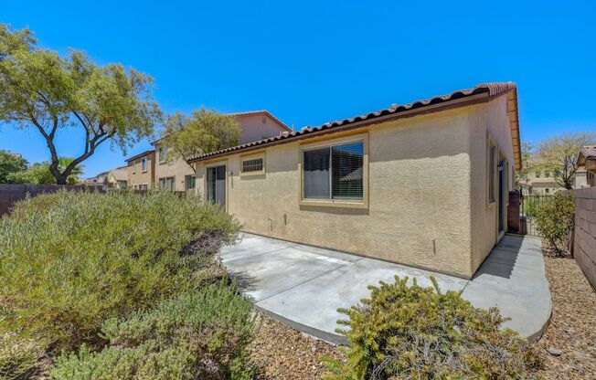 3 beds, 2 baths, $1,795