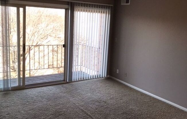 2 beds, 1 bath, 948 sqft, $1,179, Unit 138