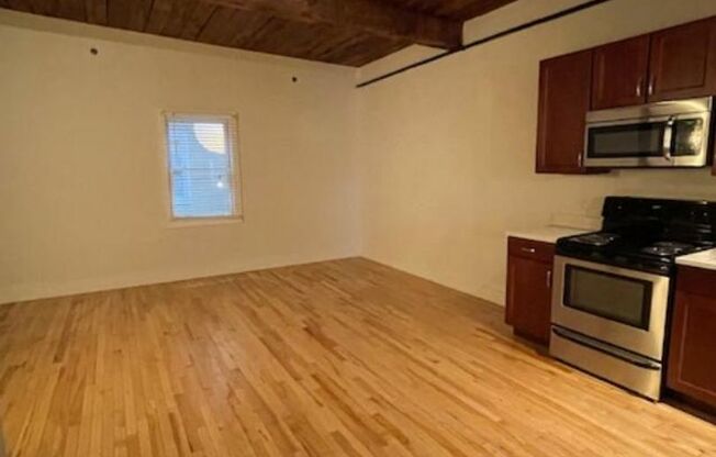 1 bed, 1 bath, 465 sqft, $1,250, Unit Apt 231