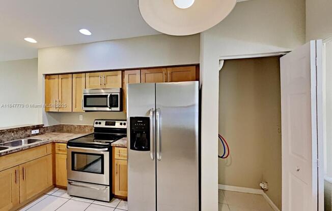 2518 SW 83 TERRACE