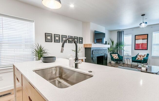1 bed, 1 bath, 925 sqft, $1,500, Unit 1