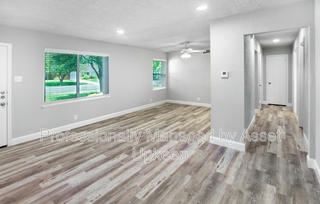 1223 DUMONT DR