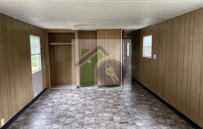 2 Bed, 1 Bath Home. Move-in Ready!