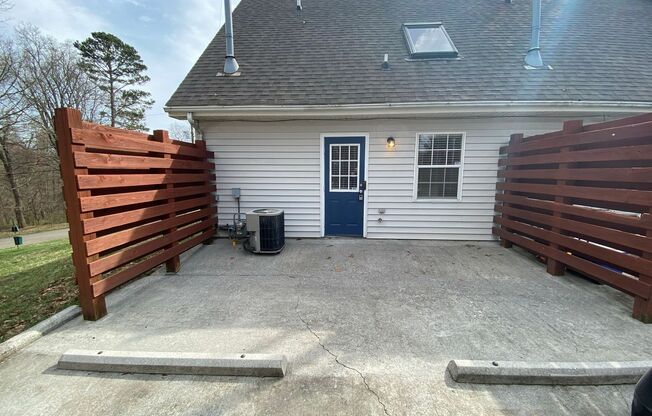 2 beds, 2 baths, 1,350 sqft, $1,525, Unit 26