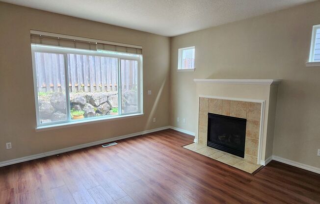 Adorable newer construction 3 Bed/2.5 Bath home in the Arbor Vineyards Community of Beaverton