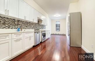932 8 AVE
