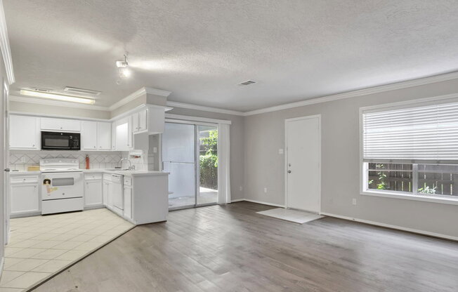 8710 ILONA LN