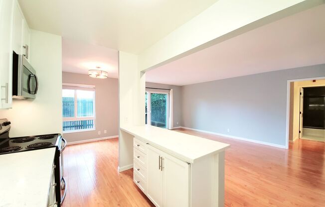 1 bed, 1 bath, $2,700