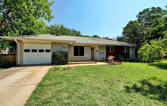 900 AURORA CIR