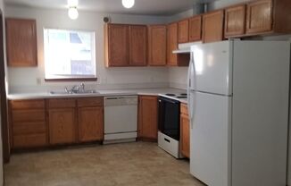 2 beds, 2 baths, 944 sqft, $1,300, Unit 1