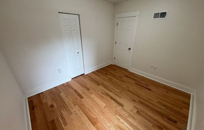 2 beds, 1 bath, 750 sqft, $1,999, Unit 5637 Hobart St.#23