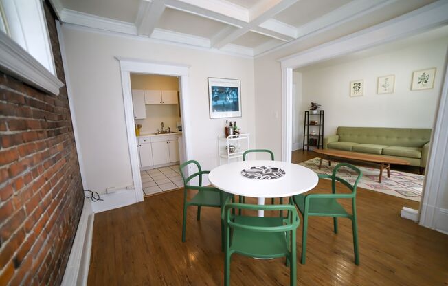 1 bed, 1 bath, 720 sqft, $1,950, Unit G