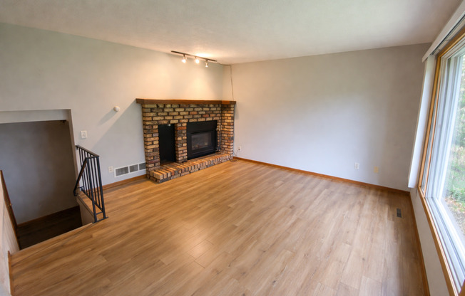 Updated 2br/1ba Townhome in Apple Valley