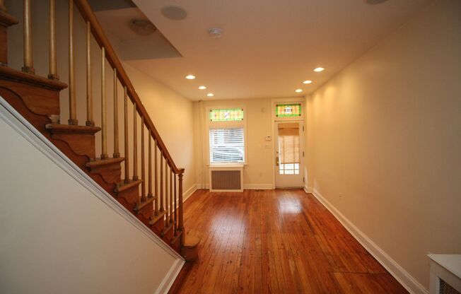 Exceptional Upper Fells 2bd/2ba End Rowhome w/ CAC & Rooftop Deck!--Available 4/14!