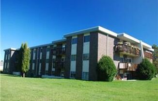 Live By the Bay! Two Bedroom Across from Billings Park Available 01/01!