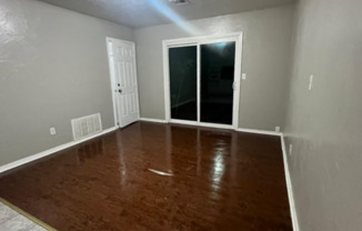 4 beds, 1 bath, $1,300