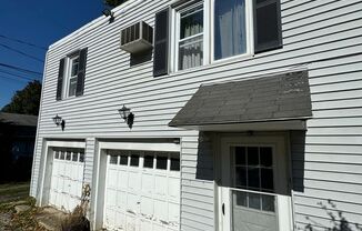 2 beds, 1 bath, $1,600, Unit REAR Apt.