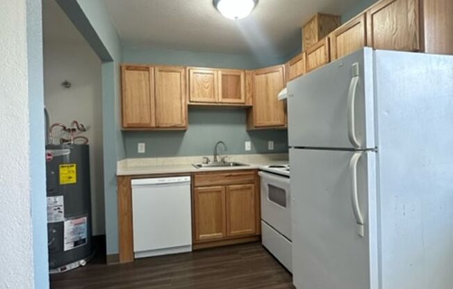 2 beds, 1 bath, 811 sqft, $1,600