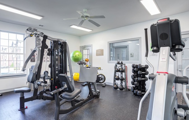 Parc at Metro Center Apartments in Nashville, TN photo of gym