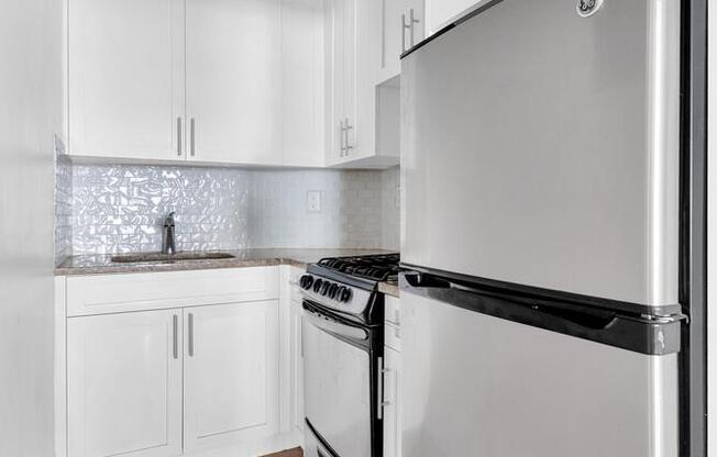 228 E 75 ST