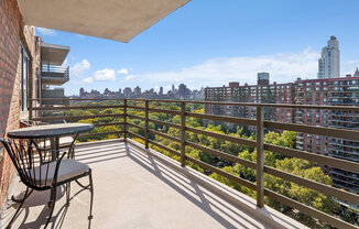 1 bed, 1 bath, 949 sqft, $5,450, Unit 19X