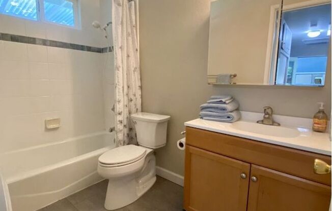 2 beds, 1 bath, $2,100