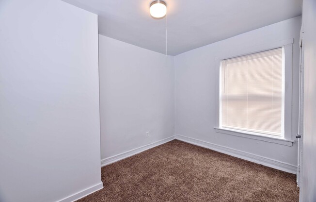 2 beds, 1 bath, 1,000 sqft, $1,553.75, Unit 4234 1/2 - 3E