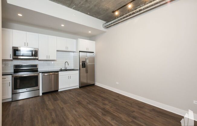 1 bed, 1 bath, 713 sqft, $2,575, Unit 3833-320