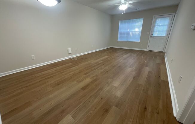 1 bed, 1 bath, 871 sqft, $1,400, Unit 2706-5 Pearl Remodel