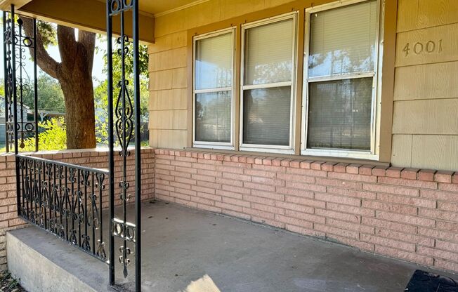 3 beds, 1 bath, $1,075